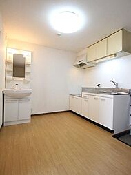 昌和鳳 4階1DKのリビング/ダイニング