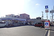 ローソン泉大津戎町南店まで735m