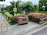 周辺：狩場町東公園まで682m、たくさんのお花が植えられてる複合型遊具がある公園