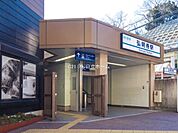 京浜急行電鉄本線「弘明寺」駅まで1417m、アーケード商店街で賑わう風情ある下町。大岡川の桜並木プロムナードは横浜市内でも有数のお花見スポットです。