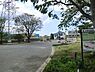 周辺：日野町原第一公園まで840m、桜の木が植わっているのでお花見も出来そうです。ブランコや大人用の健康遊具もあるので、小さな子どもから大人まで過ごせます。