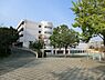 周辺：横浜市立西が岡小学校まで415m、人とのかかわりを大切にし、共に生き、互いに高め合い、心豊かに生きようとする子どもを育てます。