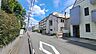 その他：《前面道路》　■「空」×「光」×「風」。開放感を具現化したような現地は、まさに「永住の地」としての選択肢です。