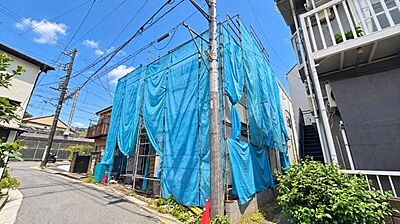 外観：《外観》　家族みんなが落ち着ける場所。明るい空間で心も暖か、朝から爽やかな気分。寝る時も包みこまれるようにふんわりと。家にいることが心と体に優しい暖かな暮らし。