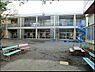 周辺：飯山幼稚園まで674m、飯山幼稚園では、保護者の方に毎日の送り迎えとお弁当をお願いしております。