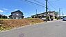その他：《外観》　■青空の下、洗練されたデザインが輝く住まい。新しい暮らしを始めるのにふさわしい、光と風が心地よい空間です。