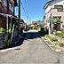その他：東前面道路から外観を見るとこんな感じ。