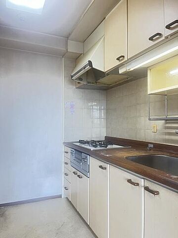 キッチン ロイヤルシティ松戸八柱 5階/-