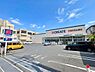 周辺：クリエイトエス・ディー北松戸店まで400m、徒歩約5分薬だけでなく日用品から食料品まで豊富な品揃え