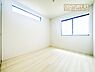 子供部屋：窓が2つあるだけで明るい印象です！