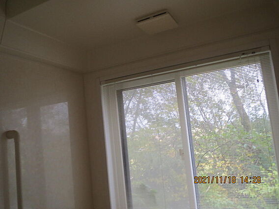 浴室窓の様子で...