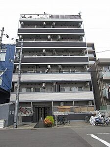 外観：２０１４年（平成２６年）７月建築のペットと暮らせるマンションです。大阪メトロ千日前線・今里筋線　今里駅まで徒歩６分、JR環状線　玉造駅まで徒歩１０分の好立地です。