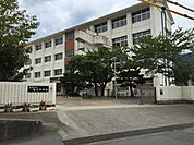 海南市立第三中学校まで1131m