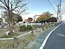 周辺：神台北公園まで1363m、遊具はなくベンチ、水道、砂場、小さな花壇があります。落ち着きのある静かな公園