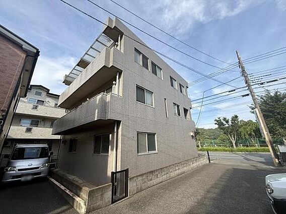 外観はシンプル...