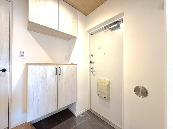 玄関を拡大表示