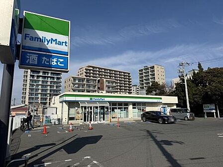 ファミリーマート湘南江ノ島店まで220m