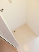 ※お部屋により内装の色合いが異なります。