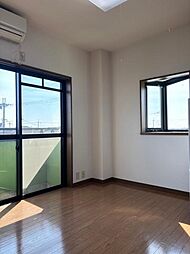 グッドリバーマンション1 3階ワンルームのリビング/ダイニング