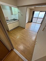 エバーグリーン植政 1階1DKのリビング/ダイニング