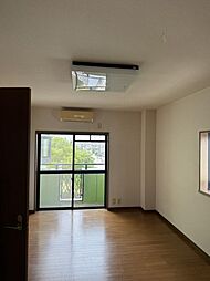 グッドリバーマンション1 3階ワンルームのリビング/ダイニング