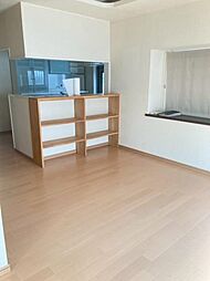 滋賀県彦根市日夏町713−11 4LDKのリビング/ダイニング