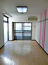 エルミナフラット後三条 2階ワンルームのリビング/ダイニング