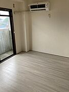 ※お部屋により内装の色合いが異なります。