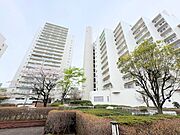 21階建て18階部分、人気の角部屋のお住まい。