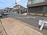 外観：前面道路含む現地