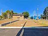 外観：前面道路含む現地