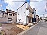 外観：陽光あふれる角地に佇みます。(令和8年8月撮影)