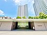 外観：30階建て21階部分。都市の利便性を身近に感じながら上質な住空間を楽しめます。