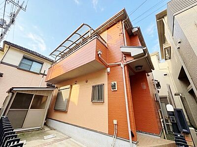 外観：与野駅まで徒歩9分、全居室6帖以上の間取りです。