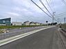 外観：前面道路含む現地