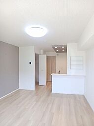 シータ・ガーデン 103 2階ワンルームのリビング/ダイニング