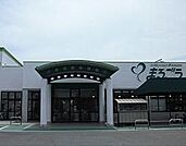 まるごう両三柳店まで1026m、営業時間　9時～22時