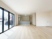 子供の笑い声やママとパパの楽しい会話、料理をする音や、テレビの音など当たり前の生活が送ることができる幸せ。そんな幸せをこの家で作り上げてみてはいかがですか。