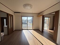 栃木市岩舟町静　中古住宅 2LDKのリビング/ダイニング