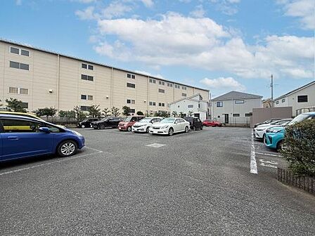 平面駐車場(月額10、000円)