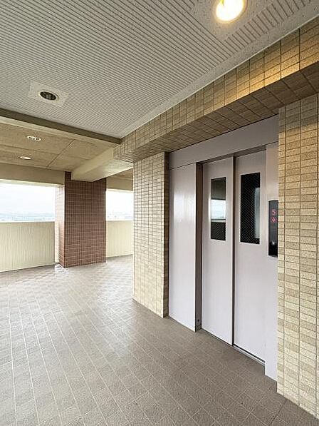 エレベーター付近の様子です。