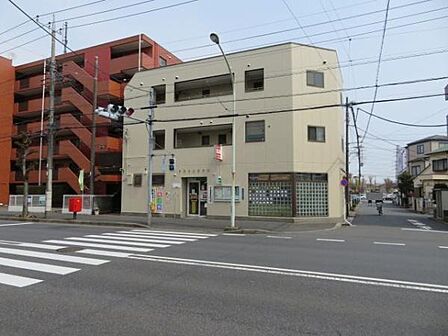 青梅末広郵便局まで586m