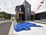 その他：並列で停められるゆったりとした駐車スペース。お子様の送り迎えやまとめ買いの日も、玄関までの動線が短くて助かります。