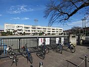 あきる野市立西秋留小学校まで942m