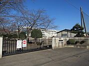あきる野市立西中学校まで658m