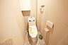 トイレ：トイレは毎日頻繁に利用する場所だからこそ快適に使っていただけるよう機能的な温水洗浄便座を採用しています。