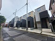 右側1号棟からの全体外観。2025年9月初旬撮影。京浜東北線「西川口」駅徒歩12分。