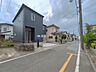 外観：前面道路含む現地