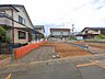 外観：前面道路含む現地