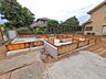 外観：前面道路含む現地